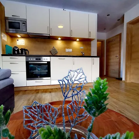 Haus Dirol דירה *