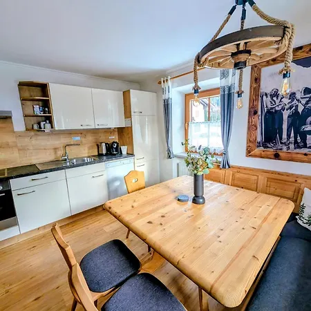 Haus Dirol דירה קירשברג אין טירול