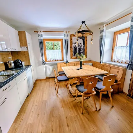 דירה Haus Dirol *