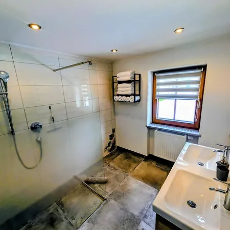 דירה Haus Dirol *